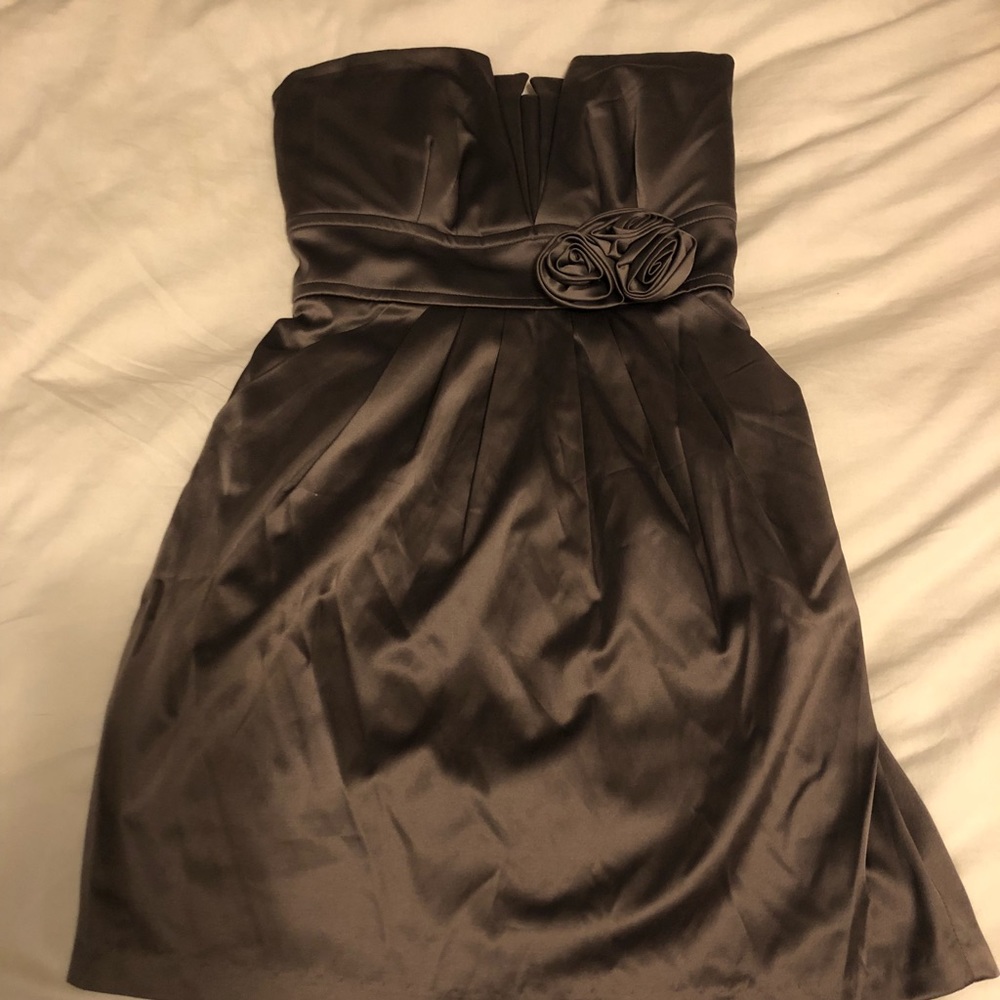 Adorable strapless dress